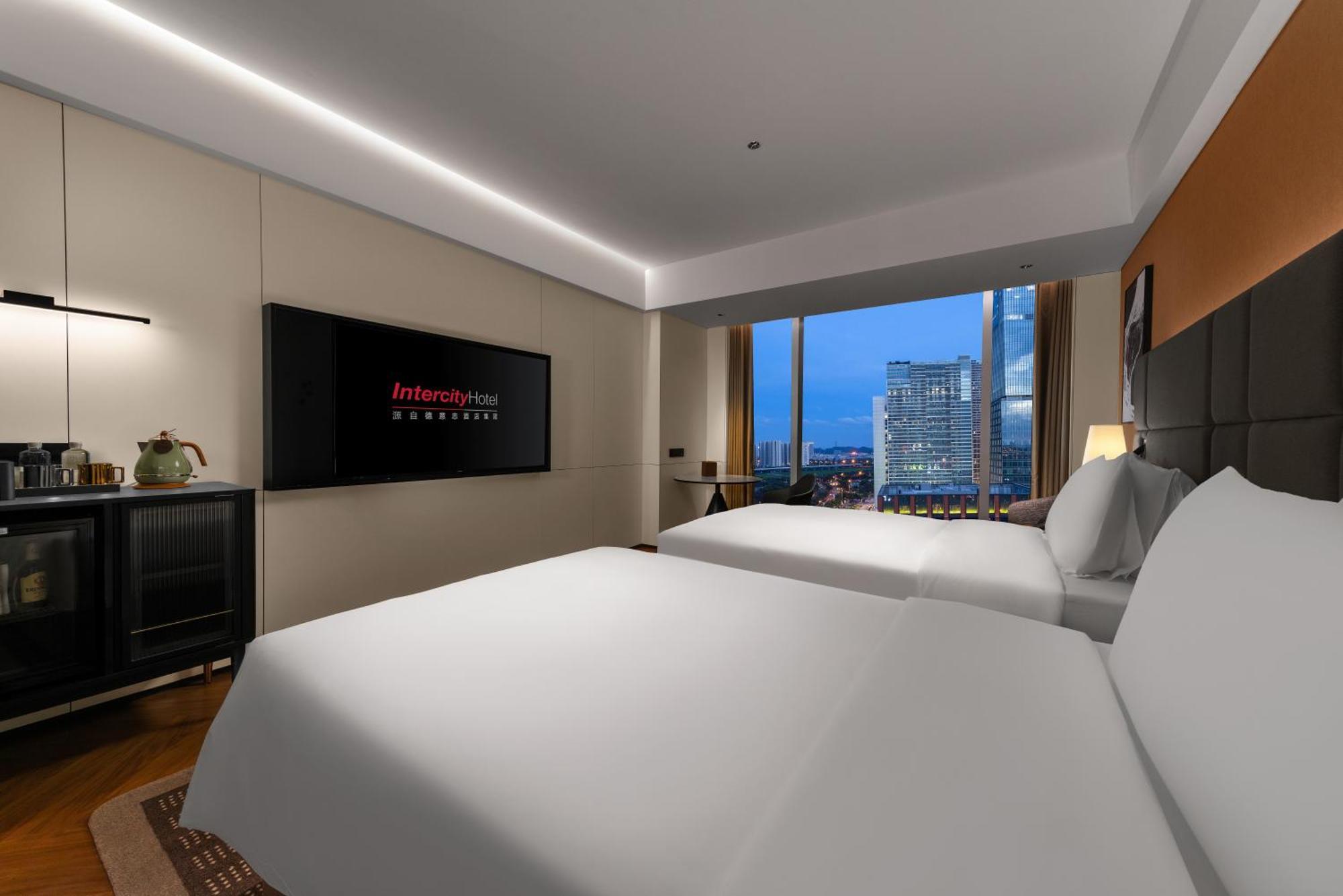 Intercity Hotel Guangzhou South Railway Station - Free Minibar Including Erdinger Weissbier Exterior photo